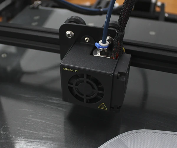 CR 10 S5 impresora 3D de Creality con on una alta precisión de impresión