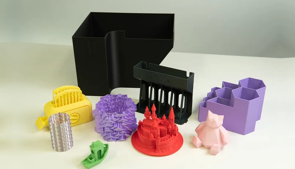 Impresora 3D P1P de Bambu Lab Compatible con una amplia gama de filamentos como PLA o PETG